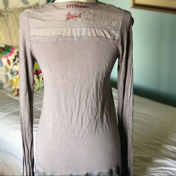 Unique Artsy Gray Ruffled Top - Picture 4 of 7